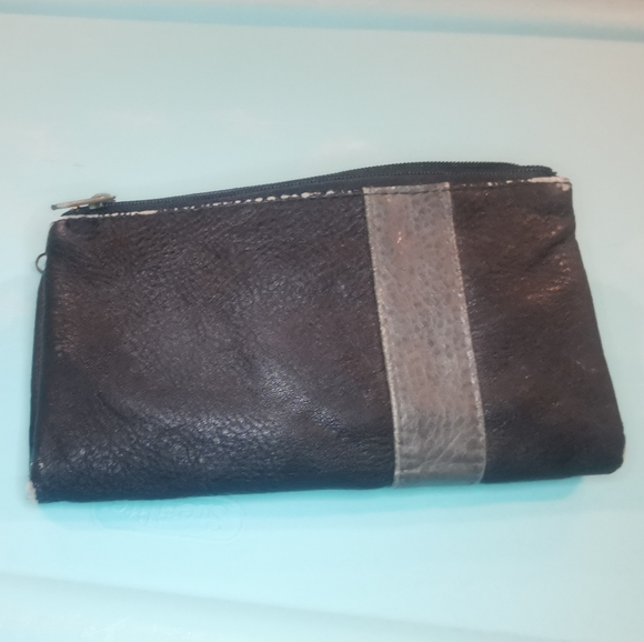 3/$30 Roxy wallet - Picture 3 of 4